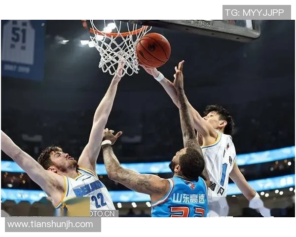 弗雷戴特领衔对决山东队赛场精彩瞬间回顾与分析 弗雷戴特领衔对决山东队赛场精彩瞬间回顾与分析